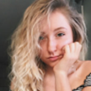 Meet your Posher, Chloe